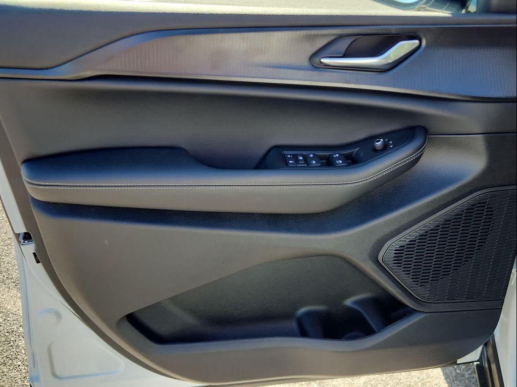 new 2025 Jeep Grand Cherokee car, priced at $44,977