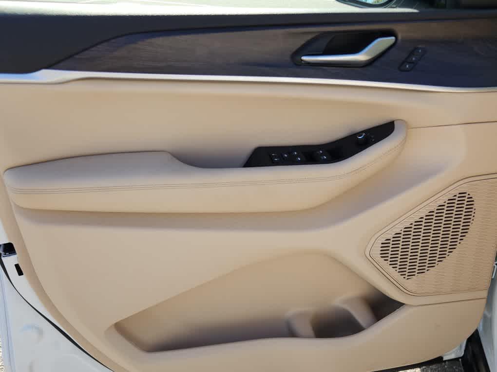 new 2025 Jeep Grand Cherokee car, priced at $50,977