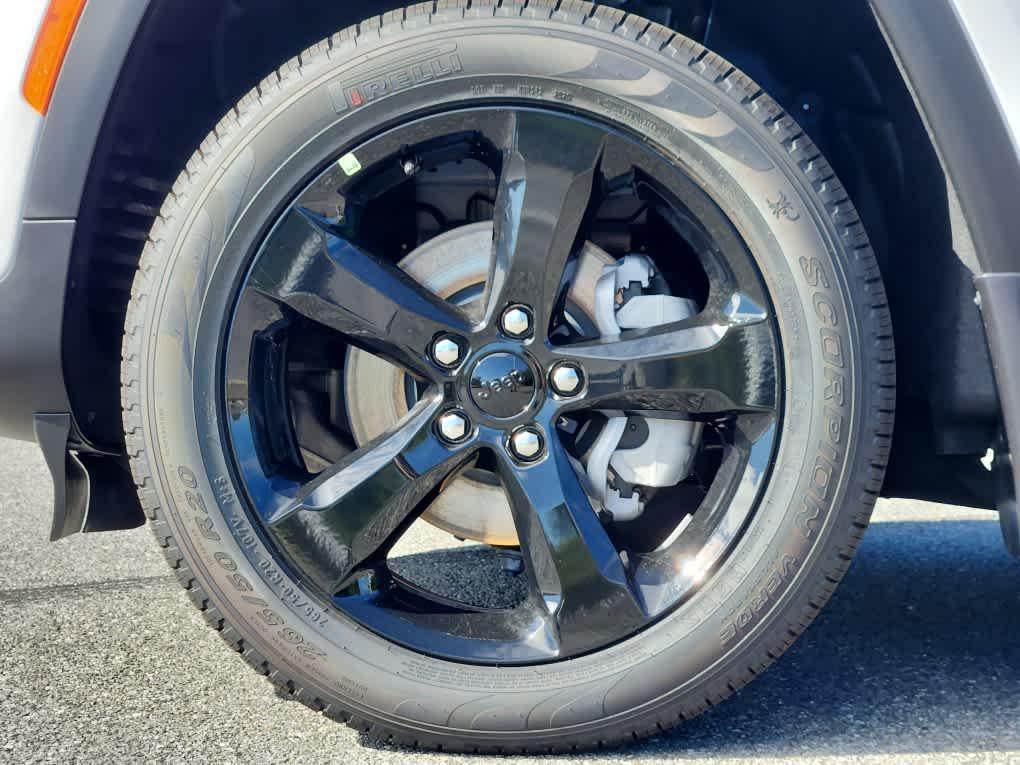 new 2025 Jeep Grand Cherokee car, priced at $50,977