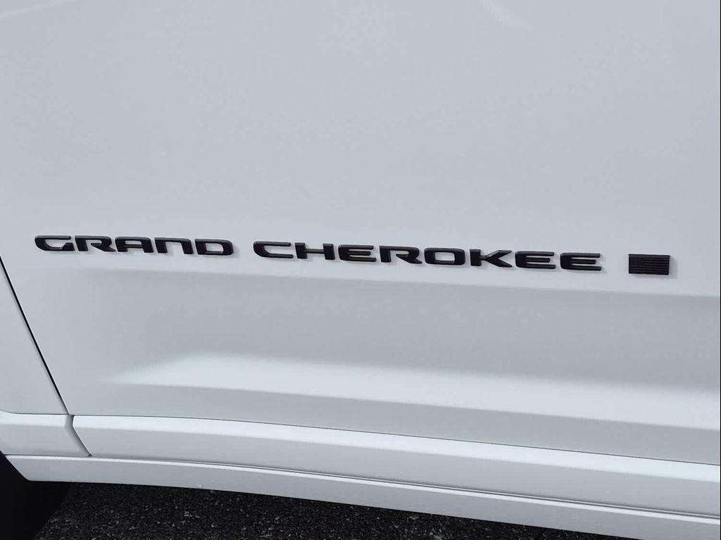 new 2026 Jeep Grand Cherokee car, priced at $53,799