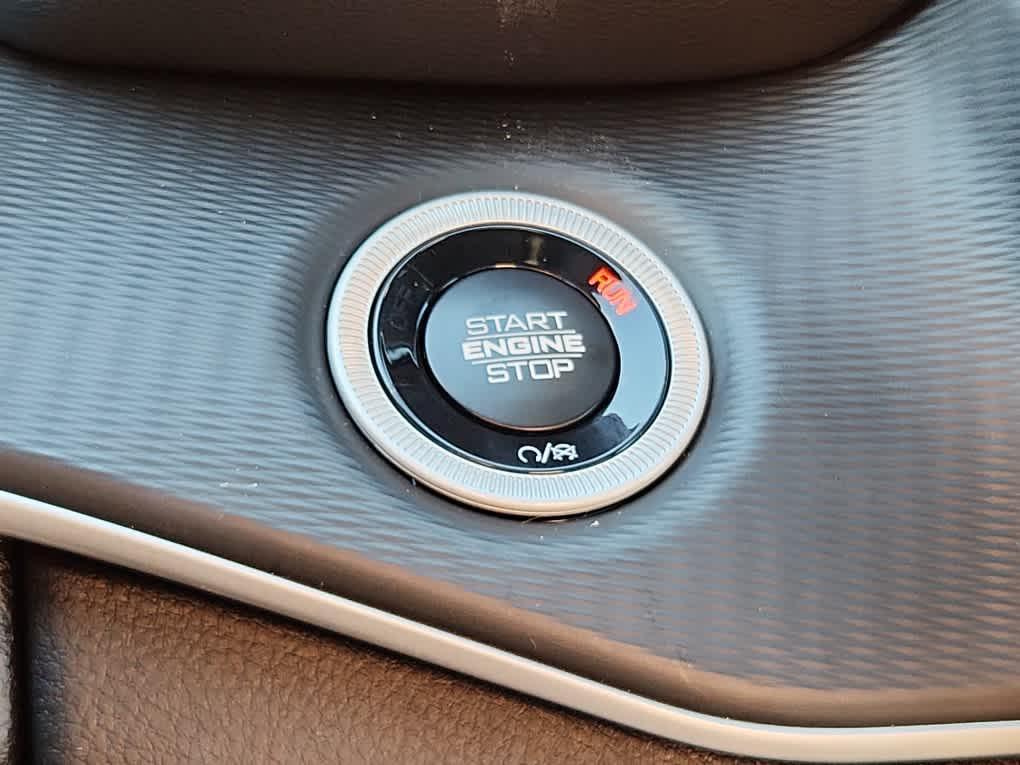 new 2025 Jeep Grand Cherokee L car, priced at $39,998