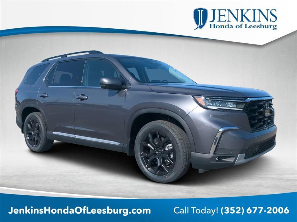 new 2025 Honda Pilot car, priced at $45,585