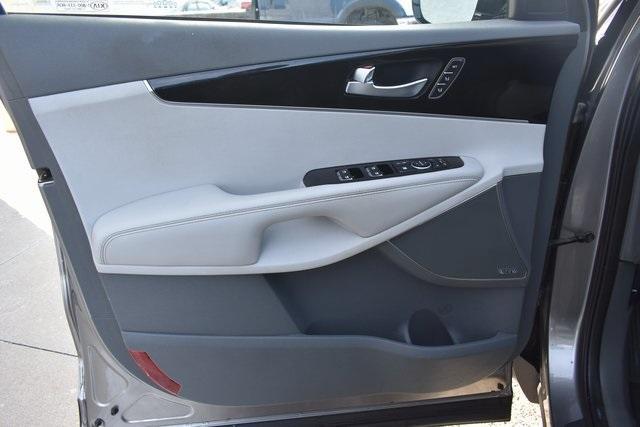 used 2018 Kia Sorento car, priced at $14,500