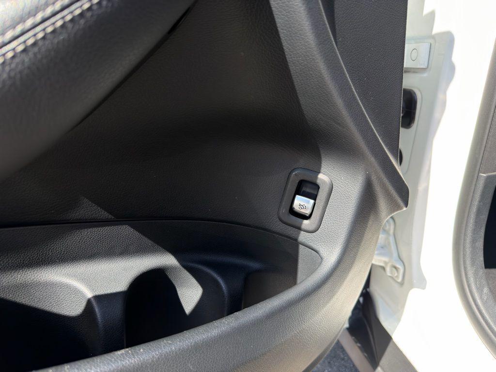 used 2020 Mercedes-Benz GLC 300 car, priced at $21,148