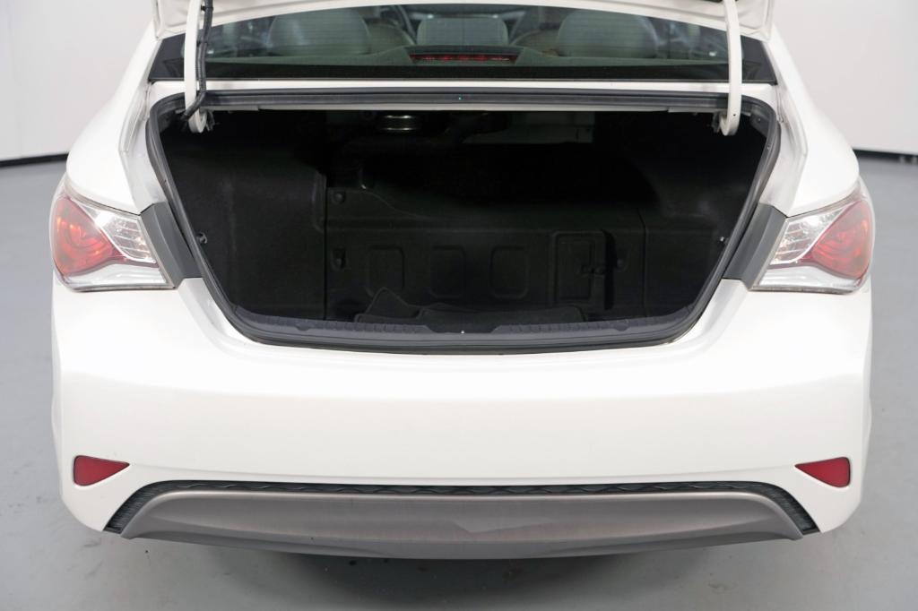 used 2013 Hyundai Sonata Hybrid car, priced at $8,000