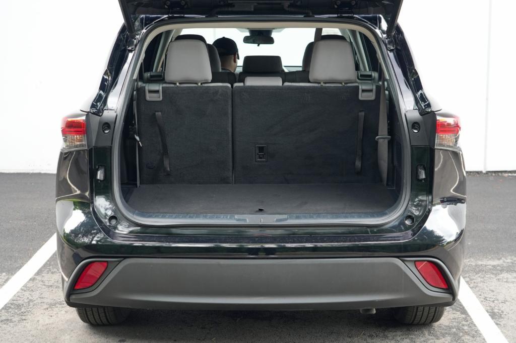 used 2021 Toyota Highlander car, priced at $26,378