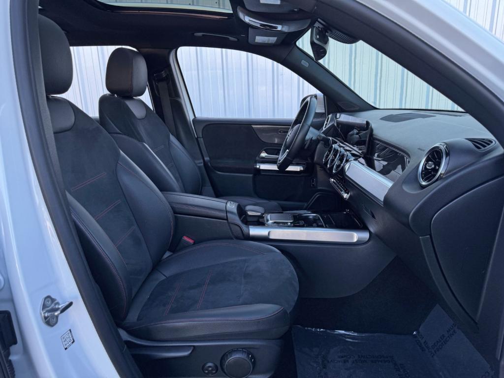 used 2022 Mercedes-Benz GLB 250 car, priced at $23,750