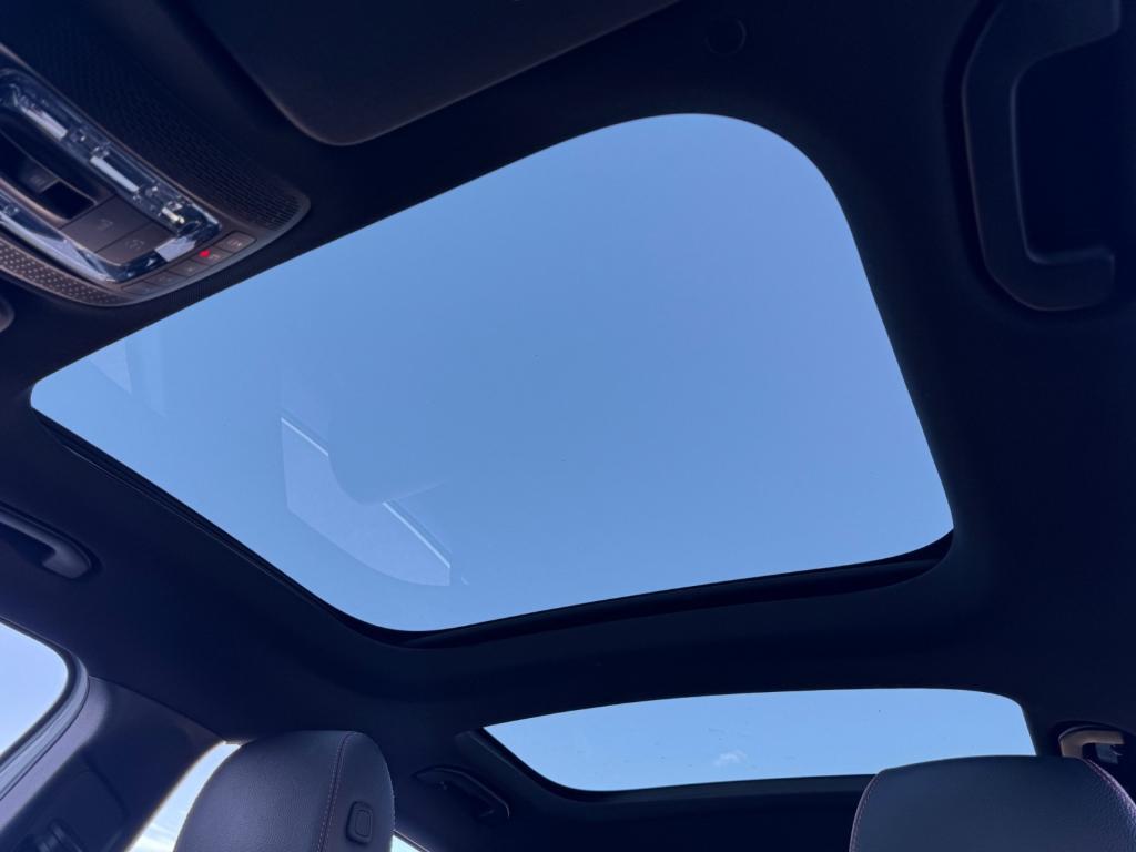 used 2022 Mercedes-Benz GLB 250 car, priced at $23,750