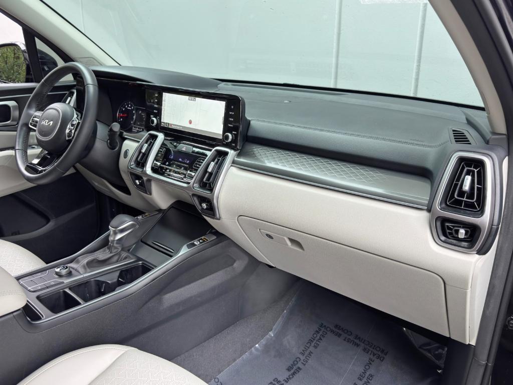used 2023 Kia Sorento car, priced at $23,128