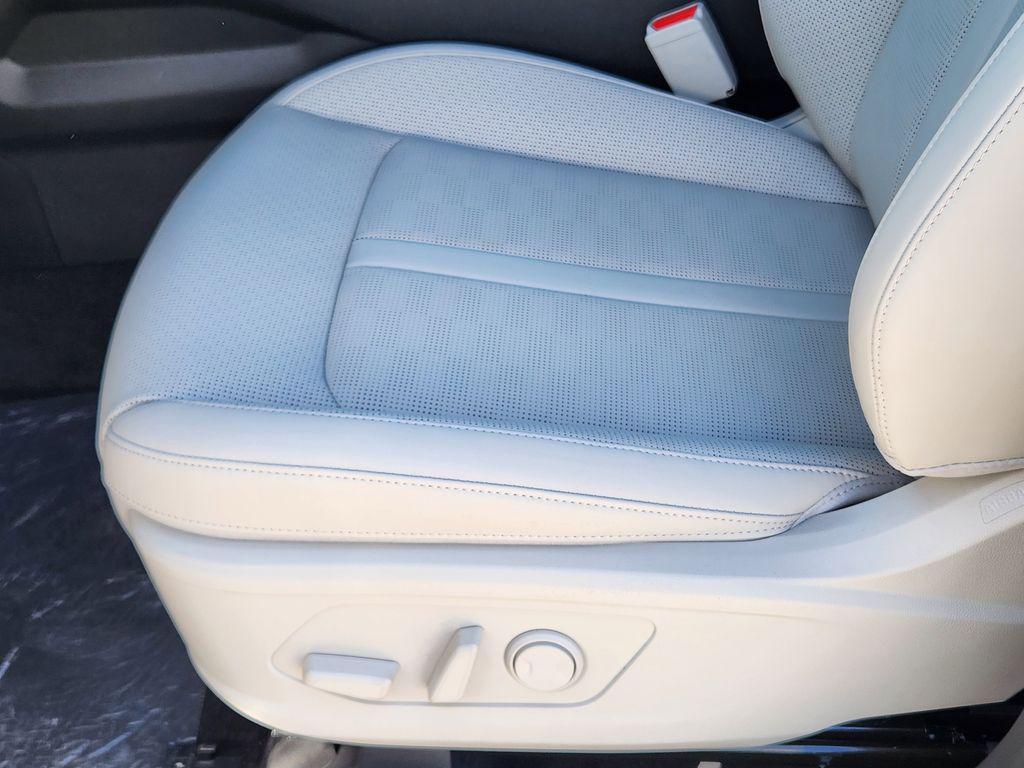 new 2026 Kia Sorento car, priced at $38,264