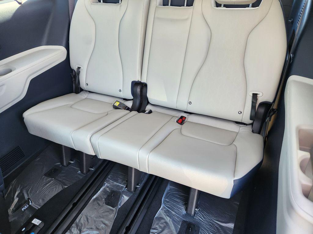 new 2026 Kia Carnival Hybrid car, priced at $53,282