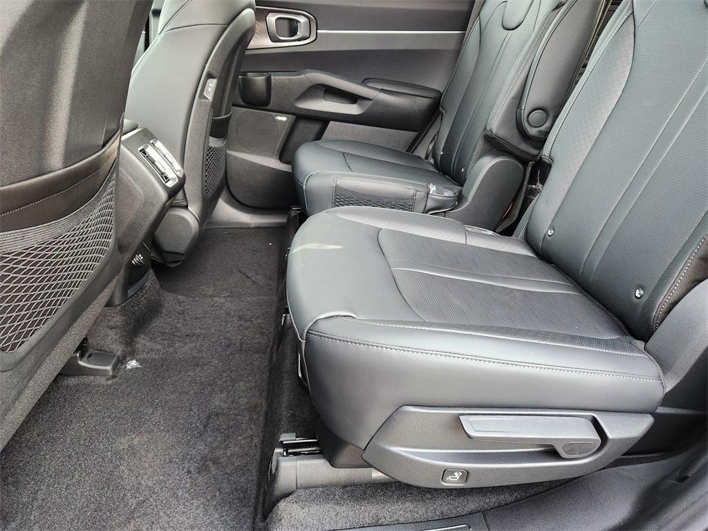 new 2026 Kia Sorento Hybrid car, priced at $43,880