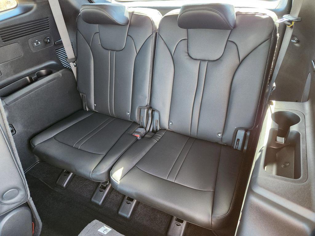 new 2026 Kia Sorento car, priced at $40,477