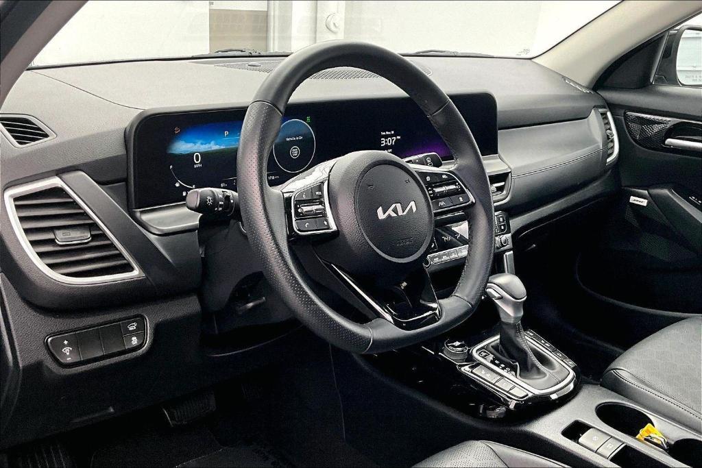 used 2025 Kia Seltos car, priced at $27,000