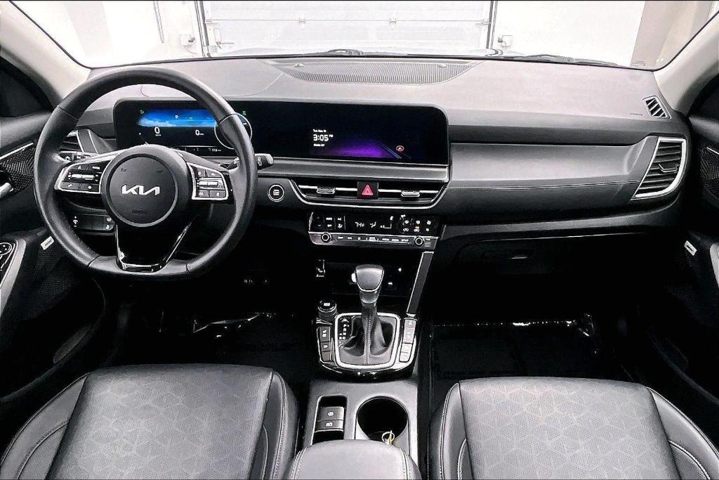 used 2025 Kia Seltos car, priced at $27,000