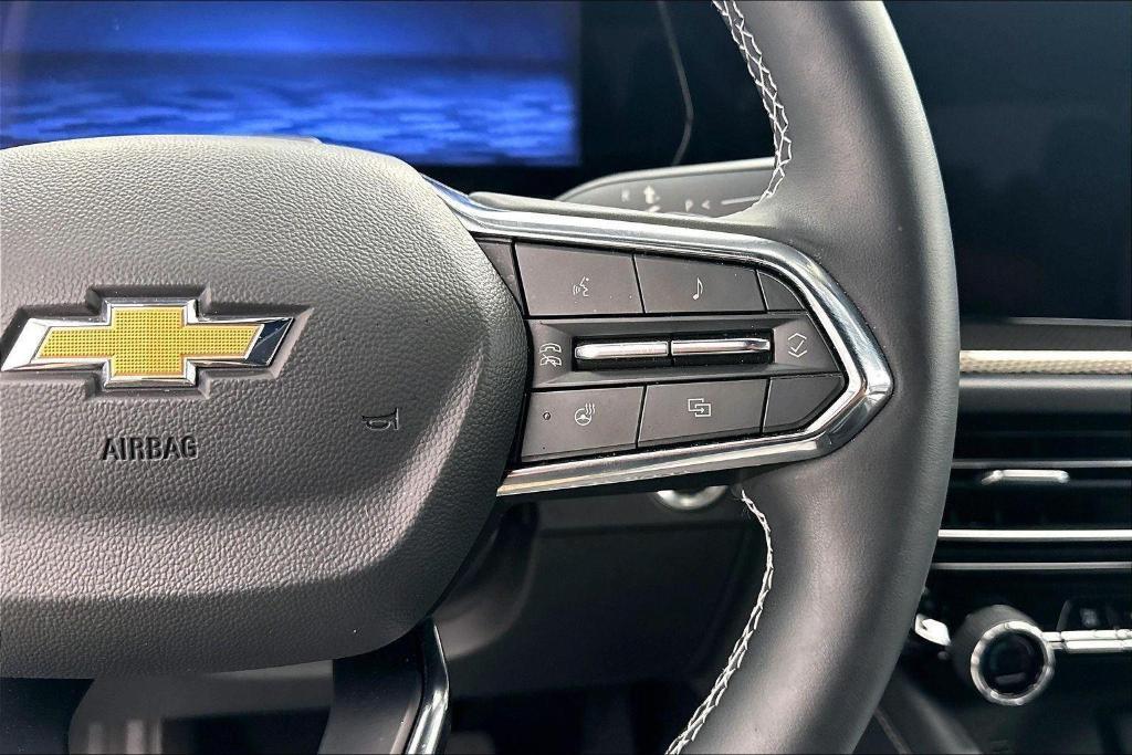 used 2025 Chevrolet Traverse car, priced at $50,736