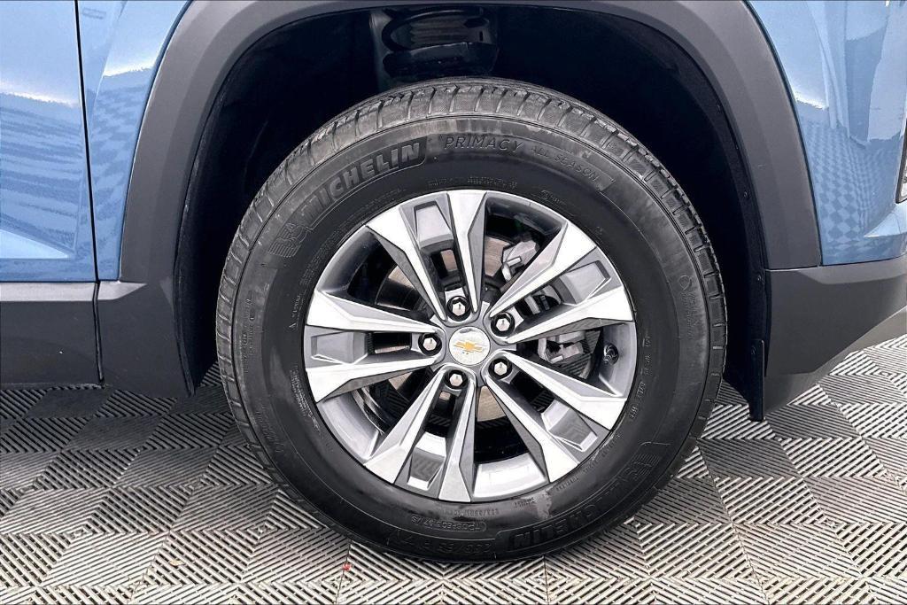 used 2026 Chevrolet Equinox car, priced at $29,989