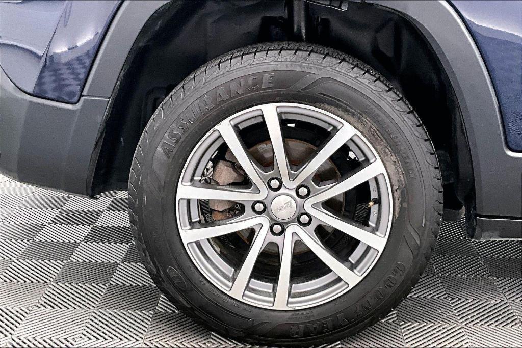 used 2014 Jeep Cherokee car, priced at $8,750