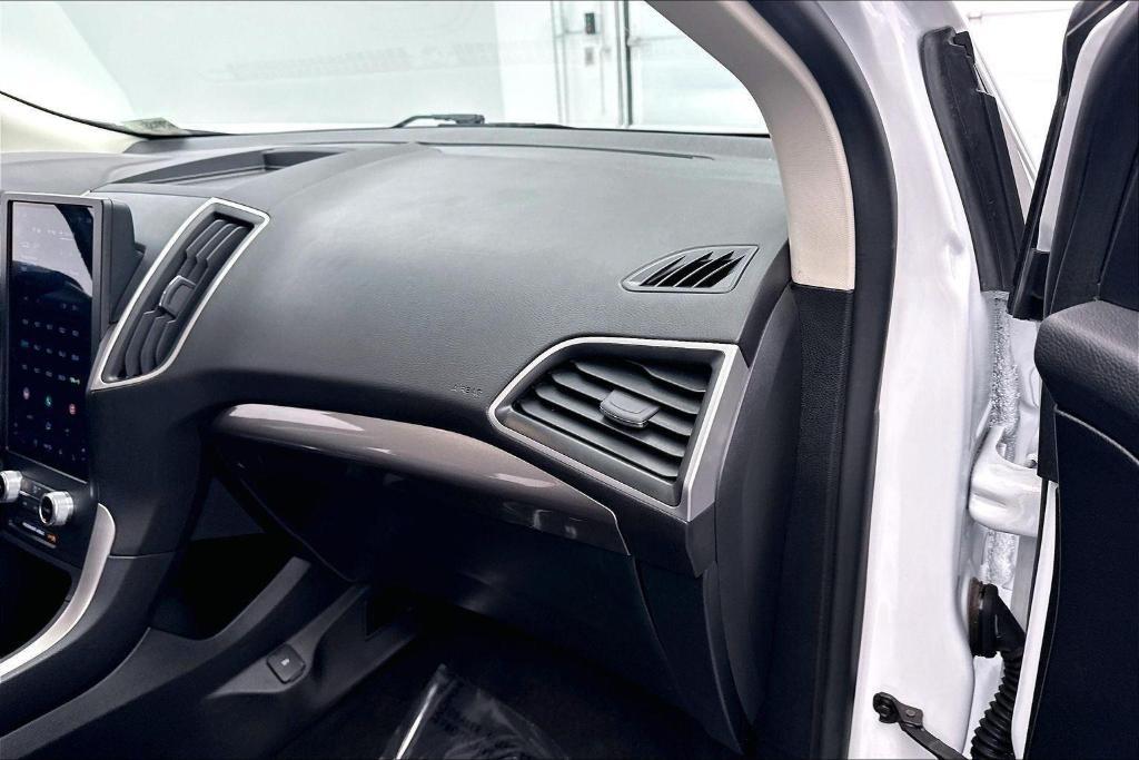 used 2024 Ford Edge car, priced at $28,995