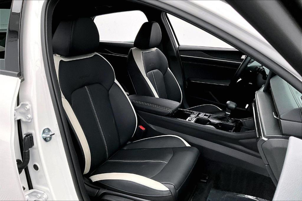 used 2025 Kia K5 car, priced at $30,000