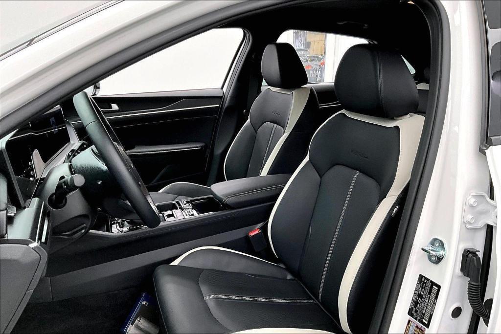 used 2025 Kia K5 car, priced at $30,000