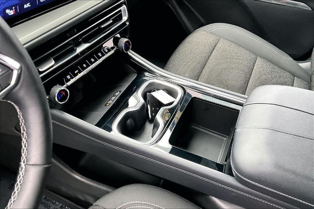 used 2025 Chevrolet Traverse car, priced at $36,698