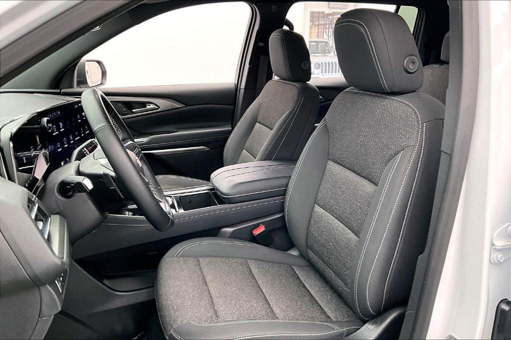 used 2025 Chevrolet Traverse car, priced at $36,698