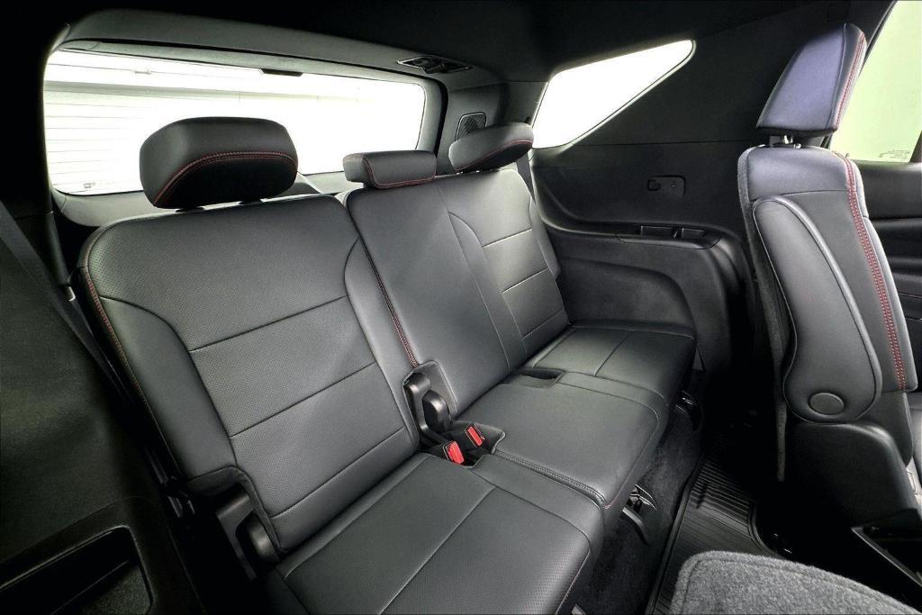 used 2024 Chevrolet Traverse car, priced at $49,898