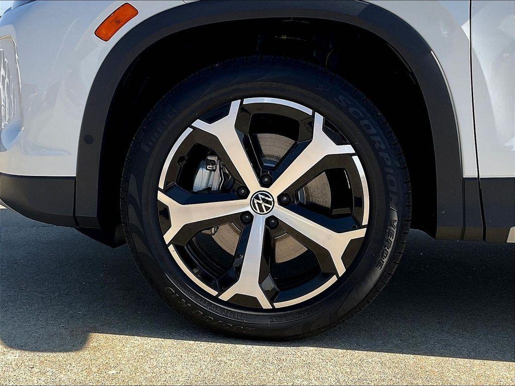new 2026 Volkswagen Tiguan car, priced at $35,286