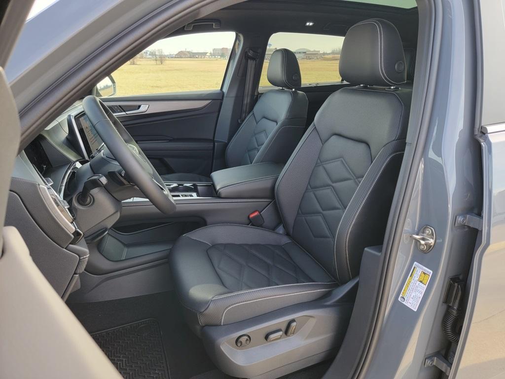 new 2026 Volkswagen Atlas Cross Sport car, priced at $45,701