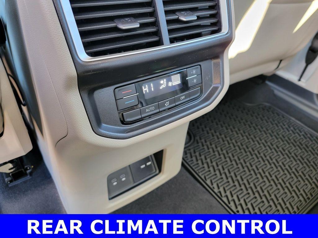 new 2026 Volkswagen Atlas car, priced at $44,786