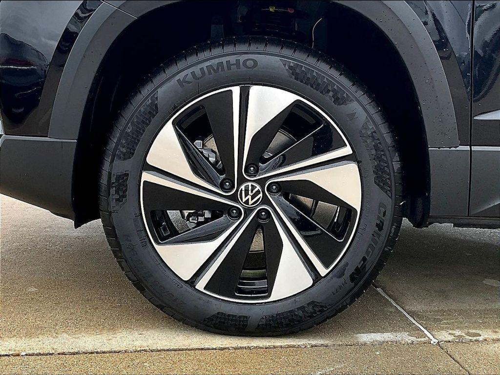 new 2026 Volkswagen Taos car, priced at $32,141