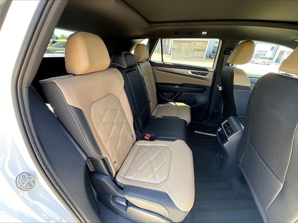 new 2026 Volkswagen Atlas Cross Sport car, priced at $44,106