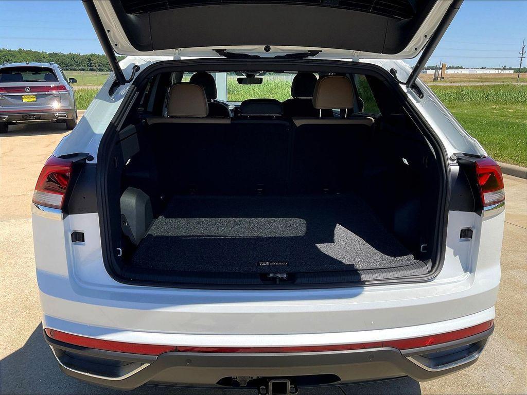 new 2026 Volkswagen Atlas Cross Sport car, priced at $44,106