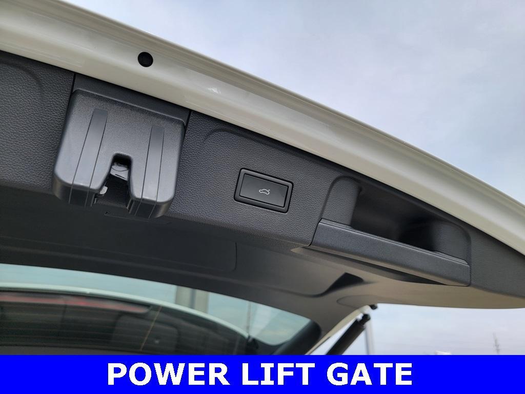 new 2026 Volkswagen Atlas car, priced at $54,591