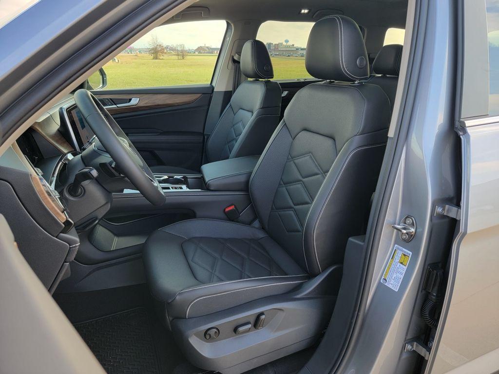 new 2026 Volkswagen Atlas car, priced at $47,626