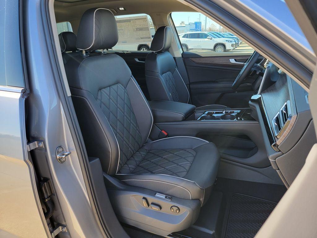 new 2026 Volkswagen Atlas car, priced at $52,636