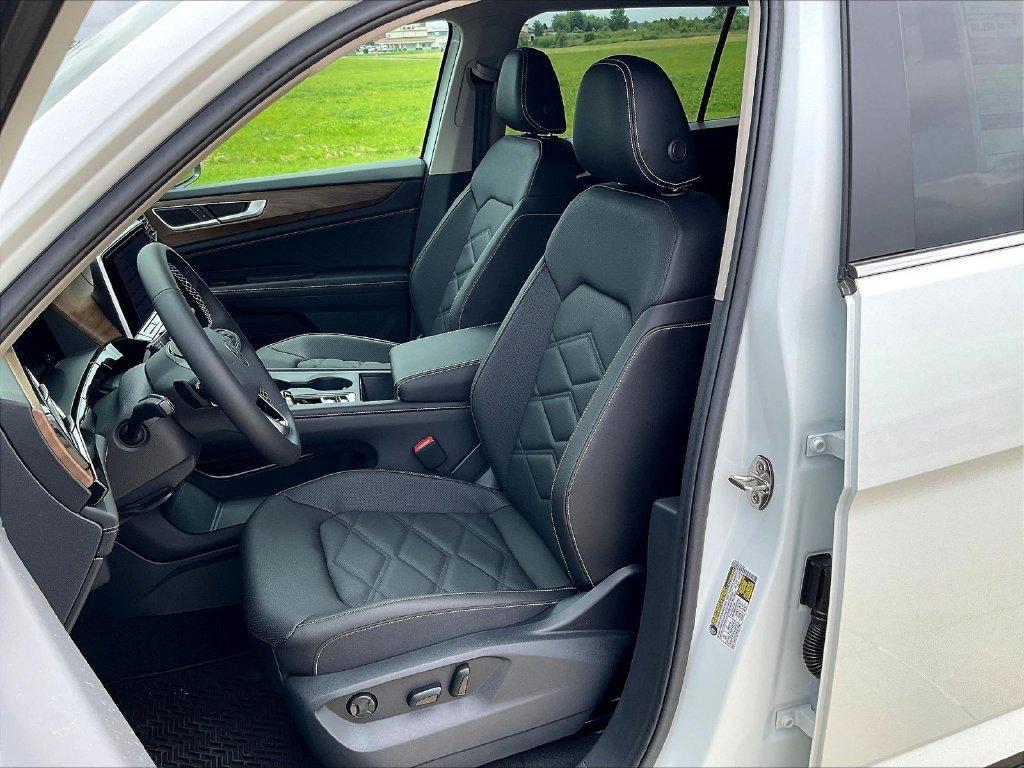 new 2026 Volkswagen Atlas car, priced at $38,682