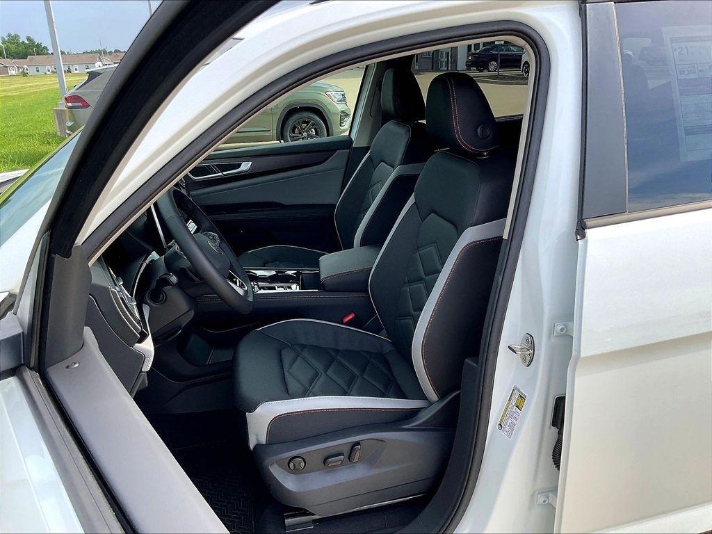 new 2026 Volkswagen Atlas car, priced at $46,521