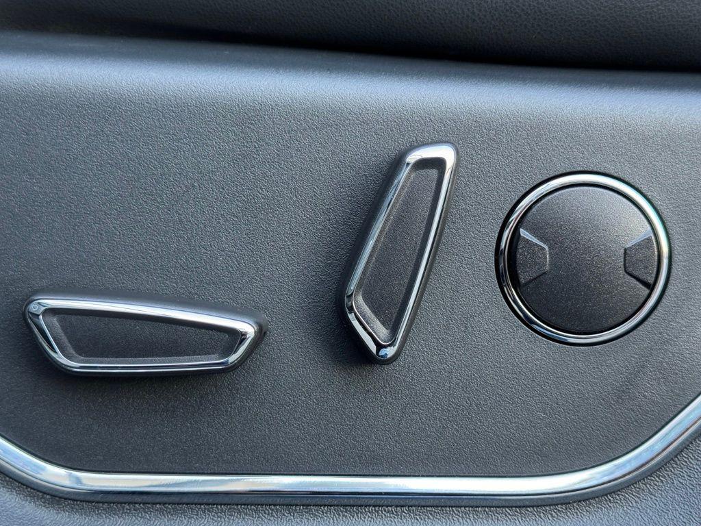 used 2022 Ford Expedition car, priced at $49,651