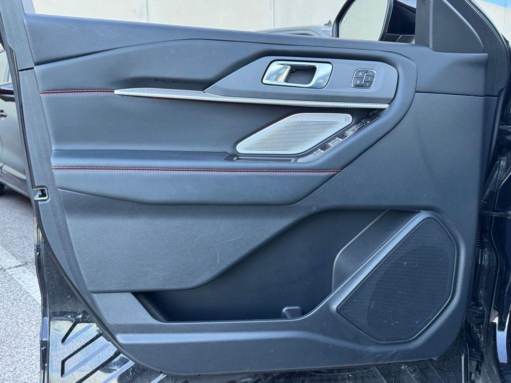 used 2025 Ford Explorer car, priced at $47,719
