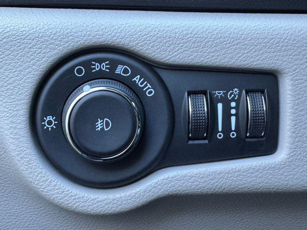 used 2024 Chrysler Pacifica car, priced at $26,500