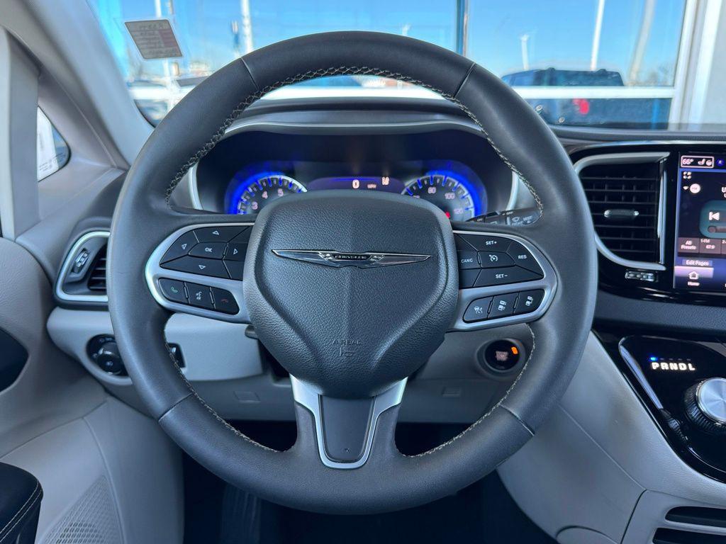 used 2024 Chrysler Pacifica car, priced at $26,500