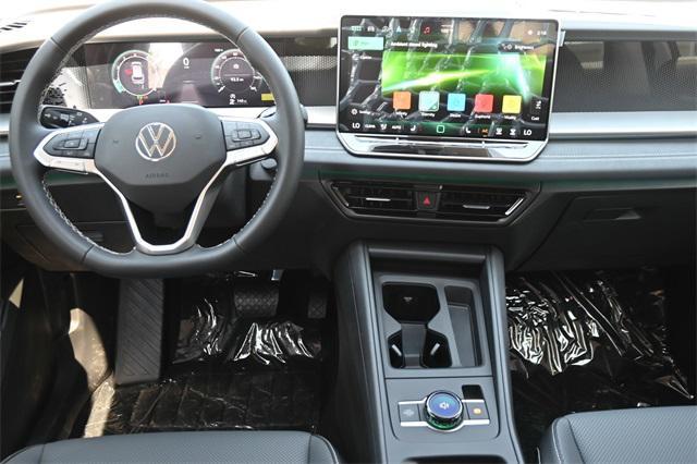 new 2025 Volkswagen Tiguan car, priced at $34,413