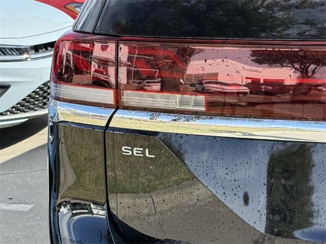 used 2025 Volkswagen Atlas car, priced at $47,698