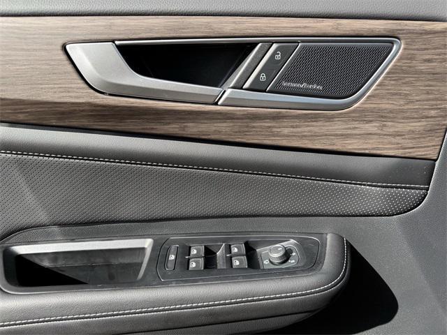 used 2025 Volkswagen Atlas car, priced at $47,698