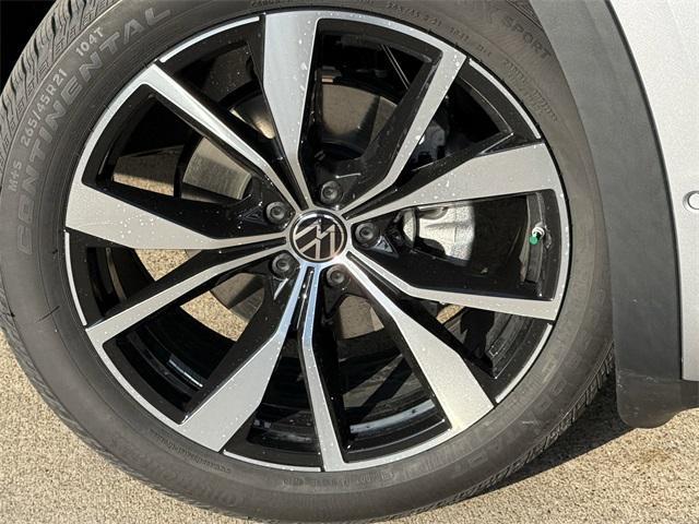 new 2026 Volkswagen Atlas car, priced at $54,136