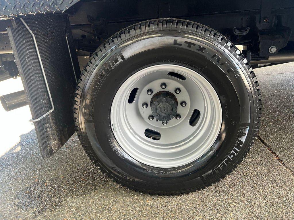 new 2025 Ford F-350 car, priced at $70,288