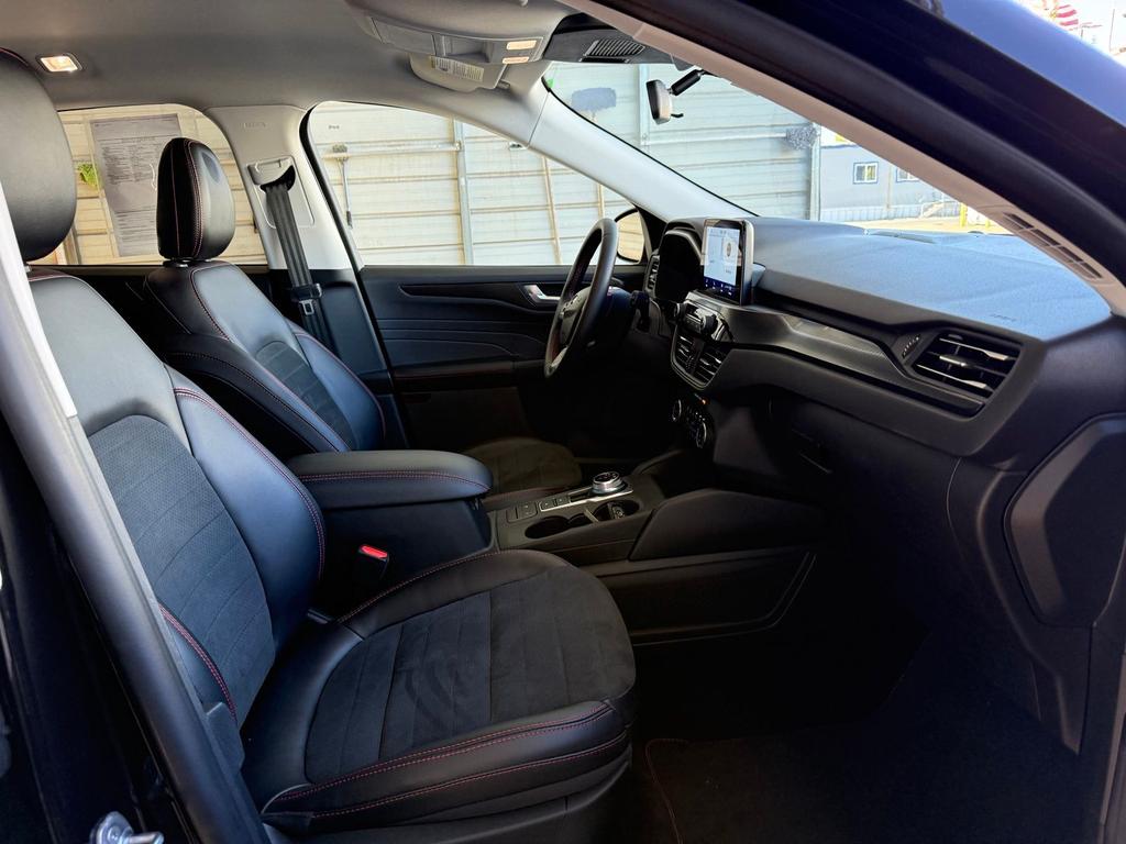 used 2022 Ford Escape car, priced at $29,577
