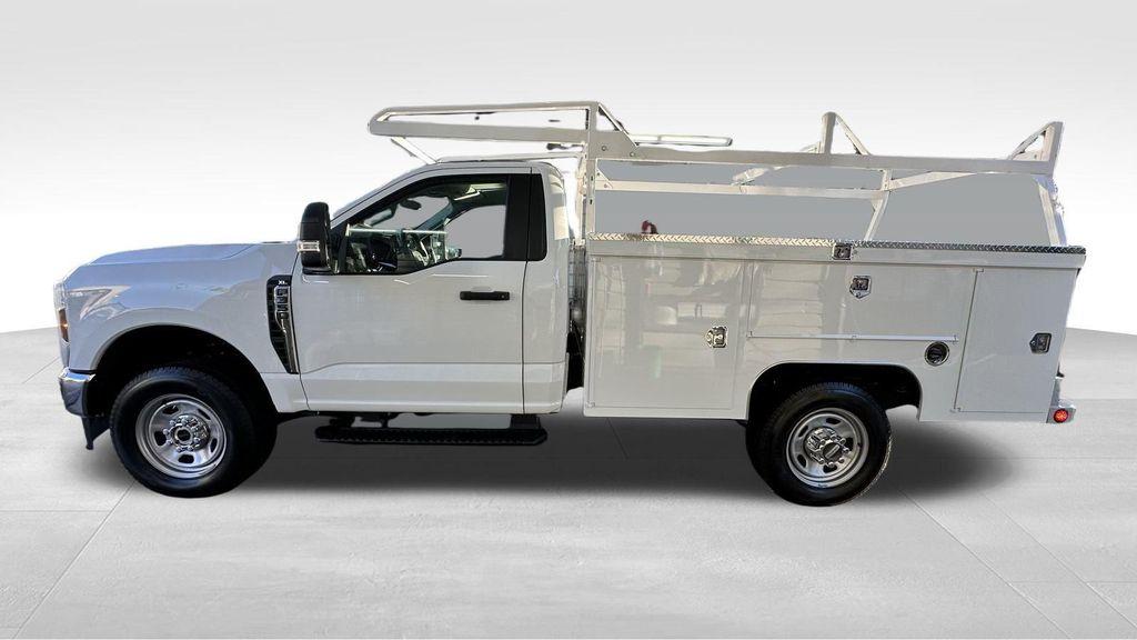 new 2025 Ford F-350 car, priced at $66,618